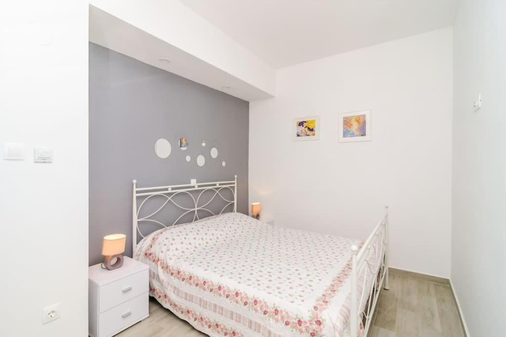 Apartament Sea View 10 Minutes Walk From Old